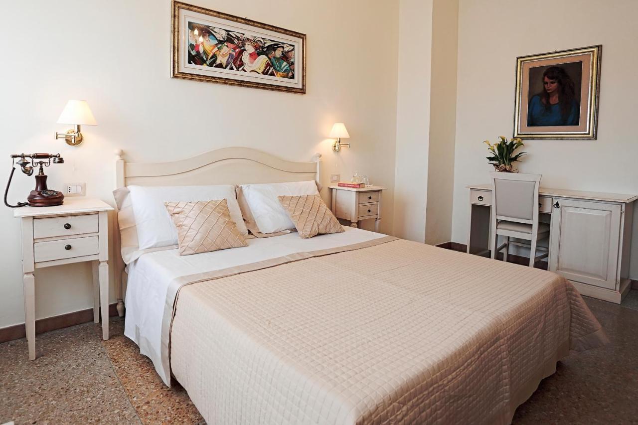 Il Castello Guest House Sassari Dış mekan fotoğraf